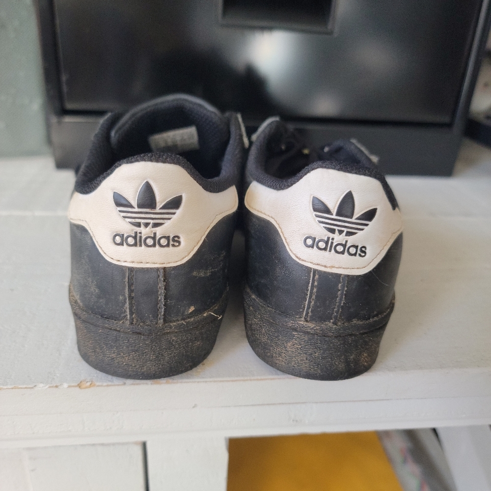 Adidas - Picture 3 of 4